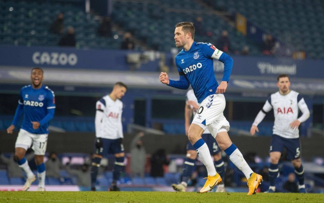 逐胜利的球 逐胜利的球